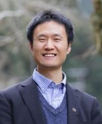 華 忠広